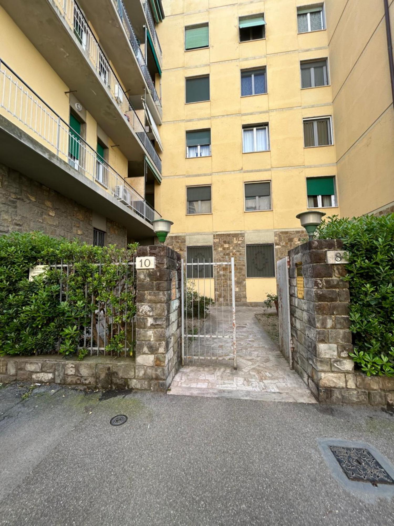 Appartamento Incantevole Con Patio Florenz Exterior foto
